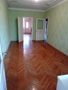 Kirayə (Aylıq) Köhnə Tikili, Binəqədi.r, 8-ci mikrorayon, Azadlıq.m-1
