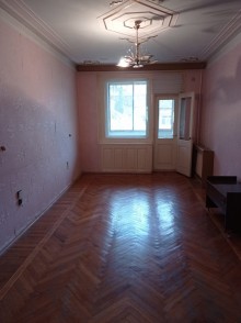 Kirayə (Aylıq) Köhnə Tikili, Binəqədi.r, 8-ci mikrorayon, Azadlıq.m-3