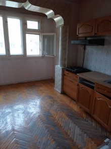 Kirayə (Aylıq) Köhnə Tikili, Binəqədi.r, 8-ci mikrorayon, Azadlıq.m-5