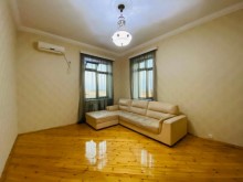 Gülçülük savxozunda 26 sot torpaq sahesinde insa edilmis 2 mertebe + mansarli villa, -12