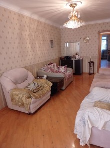 Kirayə (Aylıq) Köhnə Tikili, Binəqədi.r, 8-ci mikrorayon, Azadlıq.m-1
