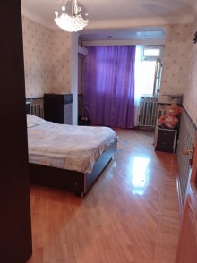 Kirayə (Aylıq) Köhnə Tikili, Binəqədi.r, 8-ci mikrorayon, Azadlıq.m-9