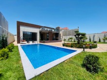 Panoramalı pəncərələri ilə gözoxşayan villa , -1