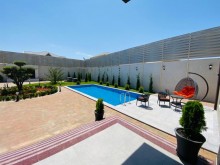 Panoramalı pəncərələri ilə gözoxşayan villa , -3