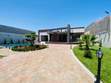 Panoramalı pəncərələri ilə gözoxşayan villa , -4