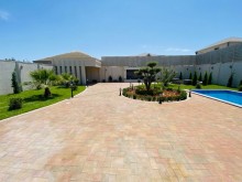 Panoramalı pəncərələri ilə gözoxşayan villa , -5
