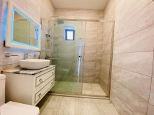 Panoramalı pəncərələri ilə gözoxşayan villa , -12