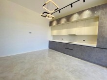 Panoramalı pəncərələri ilə gözoxşayan villa , -13