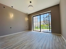Panoramalı pəncərələri ilə gözoxşayan villa , -14