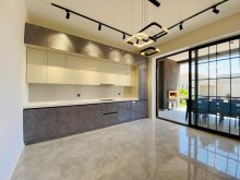 Panoramalı pəncərələri ilə gözoxşayan villa , -16