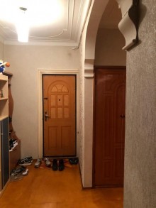 hazi aslanov metrosu 3 otaqli kohne bina evi, -8