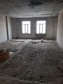 Satılır Yeni Tikili, Yasamal.r-8