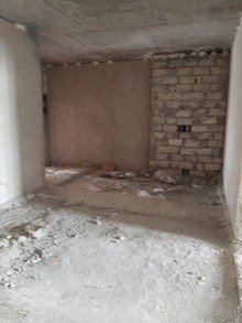Satılır Yeni Tikili, Yasamal.r-9