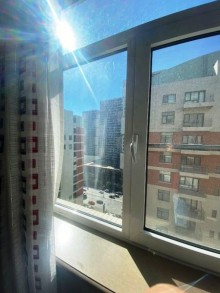 Nəqliyat Nazirliyi ilə uzbəzu, yeni tikilmiş elit kompleksda sahəsi  145 kv.m olan 3 otaqlı, -6