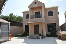 binede azpetrolun yaninda 2 mertebe ev almaq, -1