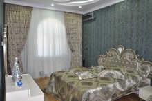 binede azpetrolun yaninda 2 mertebe ev almaq, -9