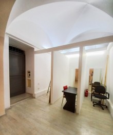 şəhəri̇n mərkəzi̇ndə - 78 kv.M qabaği şüşəli̇ obyekt i̇carəyə obyekt, -7