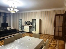 Nizami metrosunun yanında 12/5 mərtəbəli yeni tikili binada 4 otaqli ev, -3