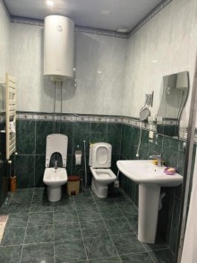 Nizami metrosunun yanında 12/5 mərtəbəli yeni tikili binada 4 otaqli ev, -9