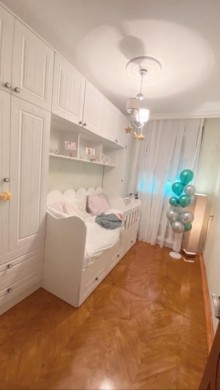Qara qarayevde 3 otaqli kohne menziller, -3