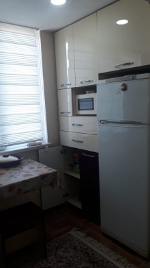 xirdalanda 2 otaqli kohne menziller, -7