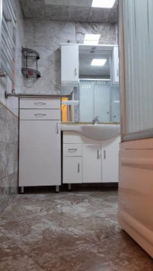 Satılır Yeni Tikili, Yasamal.r, Yasamal, İnşaatçılar.m-6