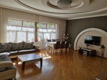 Azadliq metrosu terefde heyder park terefde heyet evi satilir, -1