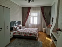 Azadliq metrosu terefde heyder park terefde heyet evi satilir, -15