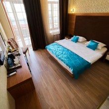 Tarqovuda 12 otaqlı otel 8000 manata icare, -1