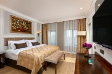 Tarqovuda 12 otaqlı otel 8000 manata icare, -9