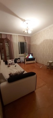 2 otaqli köhnə tikili ev Hezi Aslanov m, -1