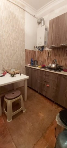 2 otaqli köhnə tikili ev Hezi Aslanov m, -2