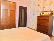 Gənclikdə Zoopark yanında 4 otaqlı mənzil satılır, -9