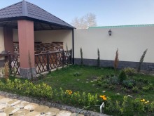 Buzovnada heyet evi satilir xrustalni terefde, -18