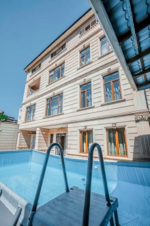 Badamdarda, Gelin Qaya restoranin arxasinda (Aylıq) Villa, -1