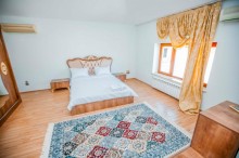 Badamdarda, Gelin Qaya restoranin arxasinda (Aylıq) Villa, -6