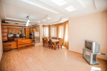 Badamdarda, Gelin Qaya restoranin arxasinda (Aylıq) Villa, -10
