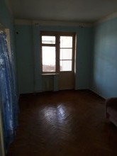 Qara qarayevde kohne binalarda menzil satilir, -5