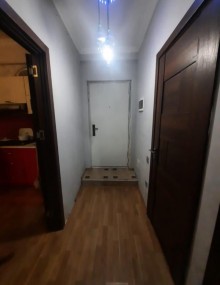 Xirdalanda Kristalin binasinda 2 otaqli enzil satilir, -4