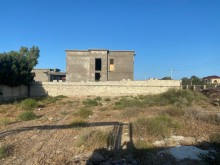 "Shuvalan Villas" yasayis kompleksini ve demiryolu xettini kecdikden sonra torpaq sahesi satilir, -1