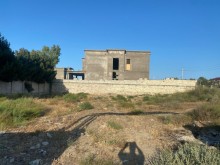 "Shuvalan Villas" yasayis kompleksini ve demiryolu xettini kecdikden sonra torpaq sahesi satilir, -3