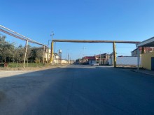 "Shuvalan Villas" yasayis kompleksini ve demiryolu xettini kecdikden sonra torpaq sahesi satilir, -4