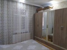 Xırdalanda məktəbə, avtobus dayanacağına  2 mertebeli ev satilir, -14