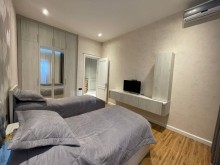 Merdekan qesebesinde 4 sot torpaq sahesinde insa edilmish 1 mertebeli villa, -13