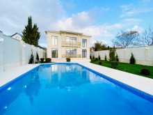 Merdekanda Bravo marketde 7-8 deqiqe avtomobil yolu olan villa, -1
