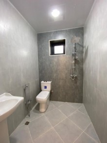 Merdekanda Bravo marketde 7-8 deqiqe avtomobil yolu olan villa, -13