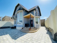 Nardaran Lehic baglari villalar olan məhəllədə  2 mertebeli bağ evi satılır, -1