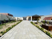 Nardaran Lehic baglari villalar olan məhəllədə  2 mertebeli bağ evi satılır, -10