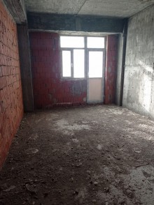 Daxili qoşunlarin Baş idarəsinin yaxinligi. Qoşa zapravka tərəfə 3 otaq podmoyak menzil satilir, -1