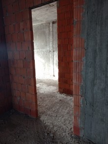 Daxili qoşunlarin Baş idarəsinin yaxinligi. Qoşa zapravka tərəfə 3 otaq podmoyak menzil satilir, -5